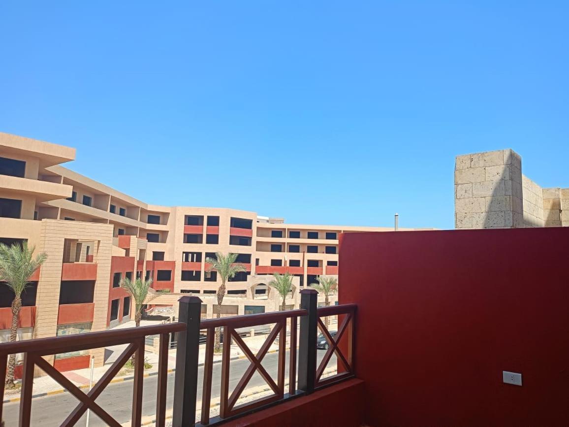 Apartment Hambra Avenue *